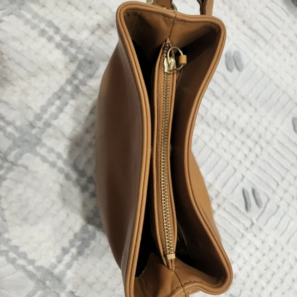 Coach Vintage Equestrian Bucket Shoulder Bag (D8D-9809) - Picture 10 of 16